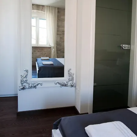 Speruna Luxury سبليت