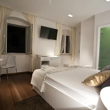 Speruna Luxury Split